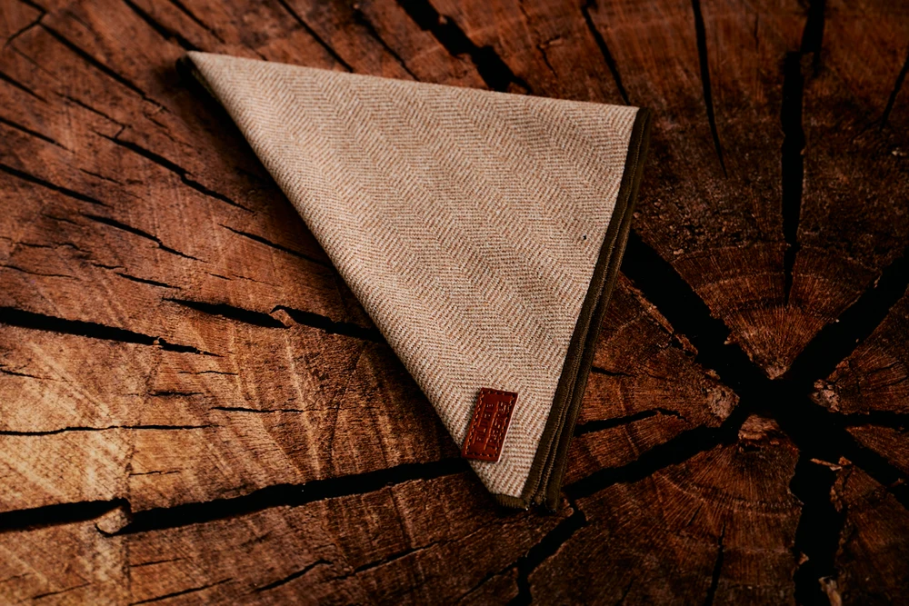Brown tweed bandana with contrasting trim